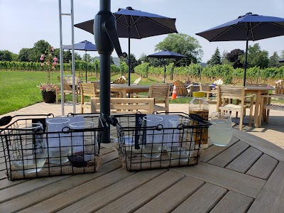 Peconic Bay Winery, 31320 Main Rd, Cutchogue, NY 11935, United States